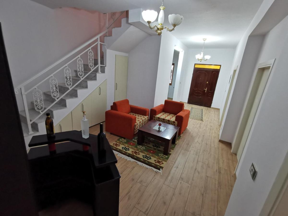 Bujtina Valgent Acomodação com café da manhã Berati Exterior foto