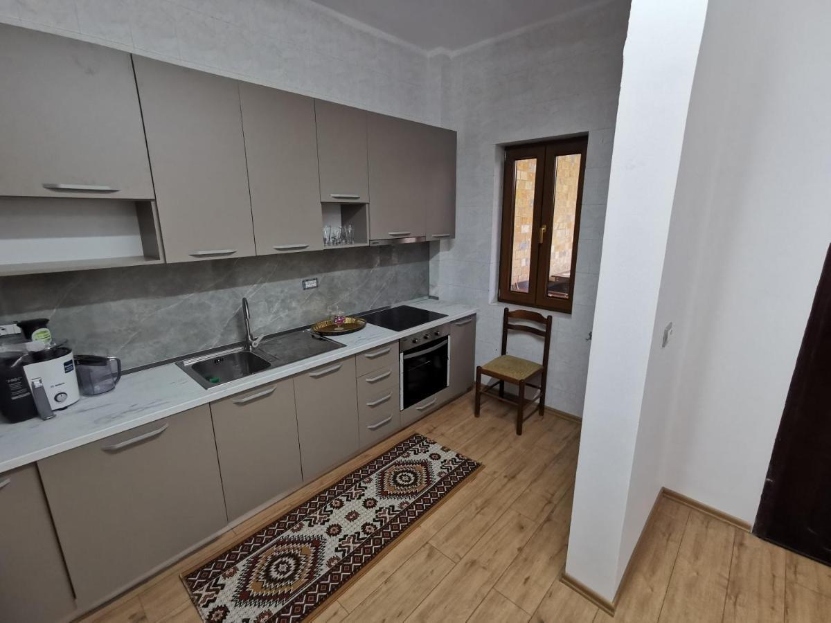 Bujtina Valgent Acomodação com café da manhã Berati Exterior foto
