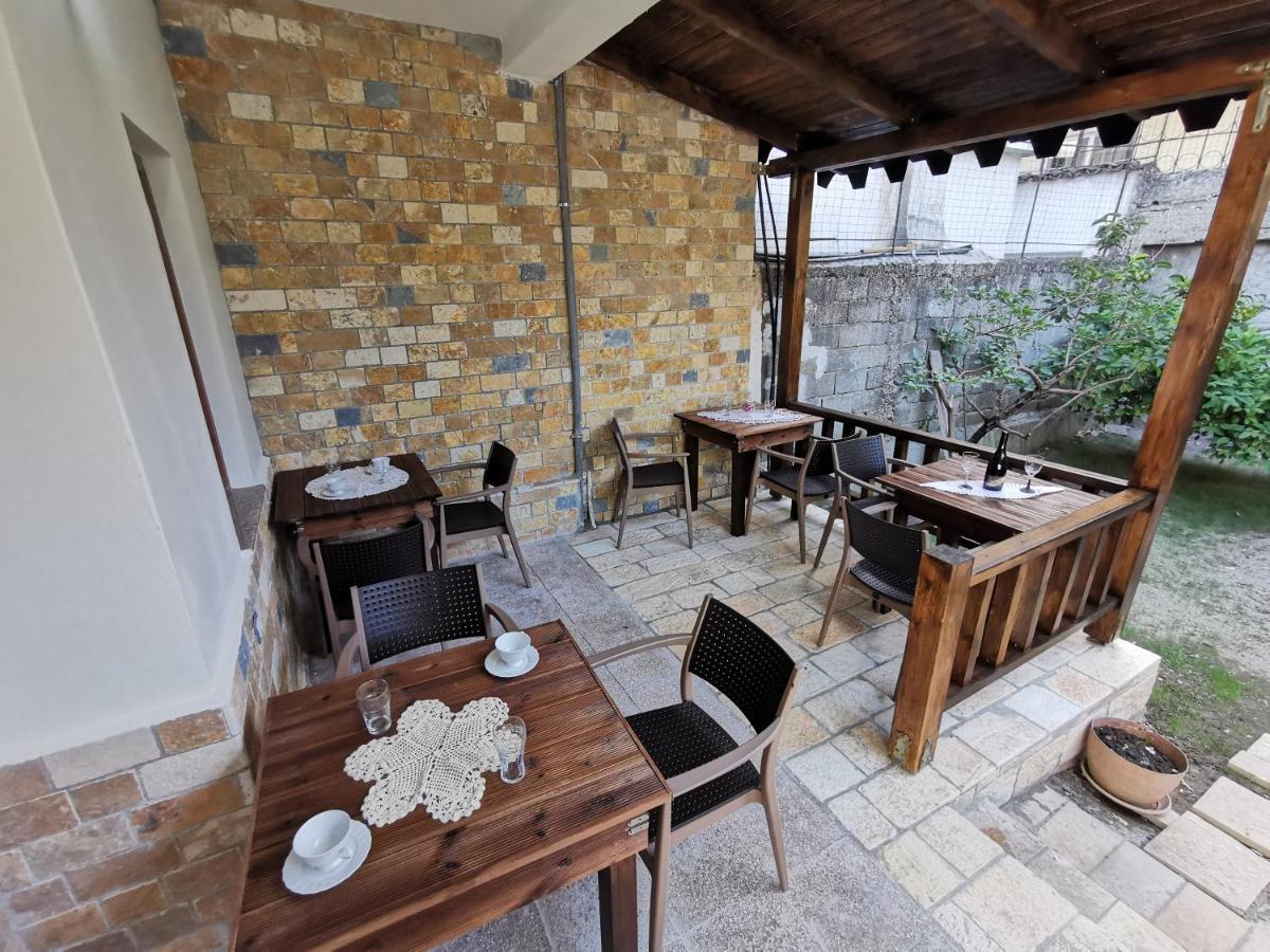 Bujtina Valgent Acomodação com café da manhã Berati Exterior foto